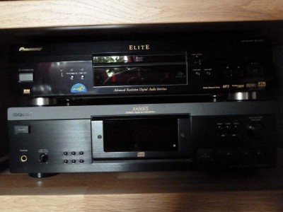 PIONEER DV 47A1 & SONY XA50ES CD PLAYER.JPG